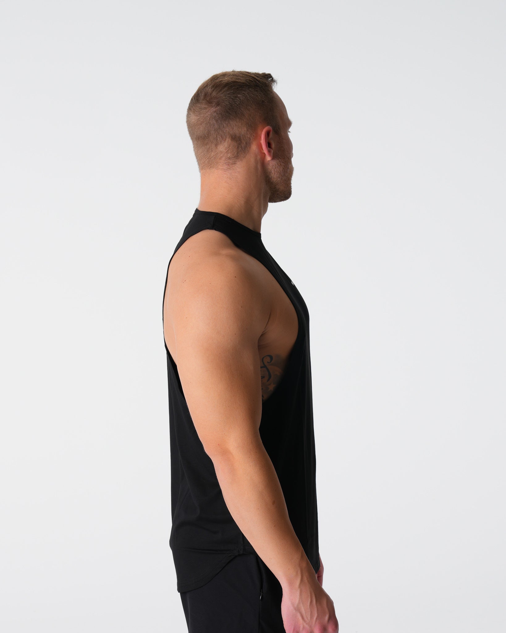 Men Black Tech Edge Tank - NVGTN