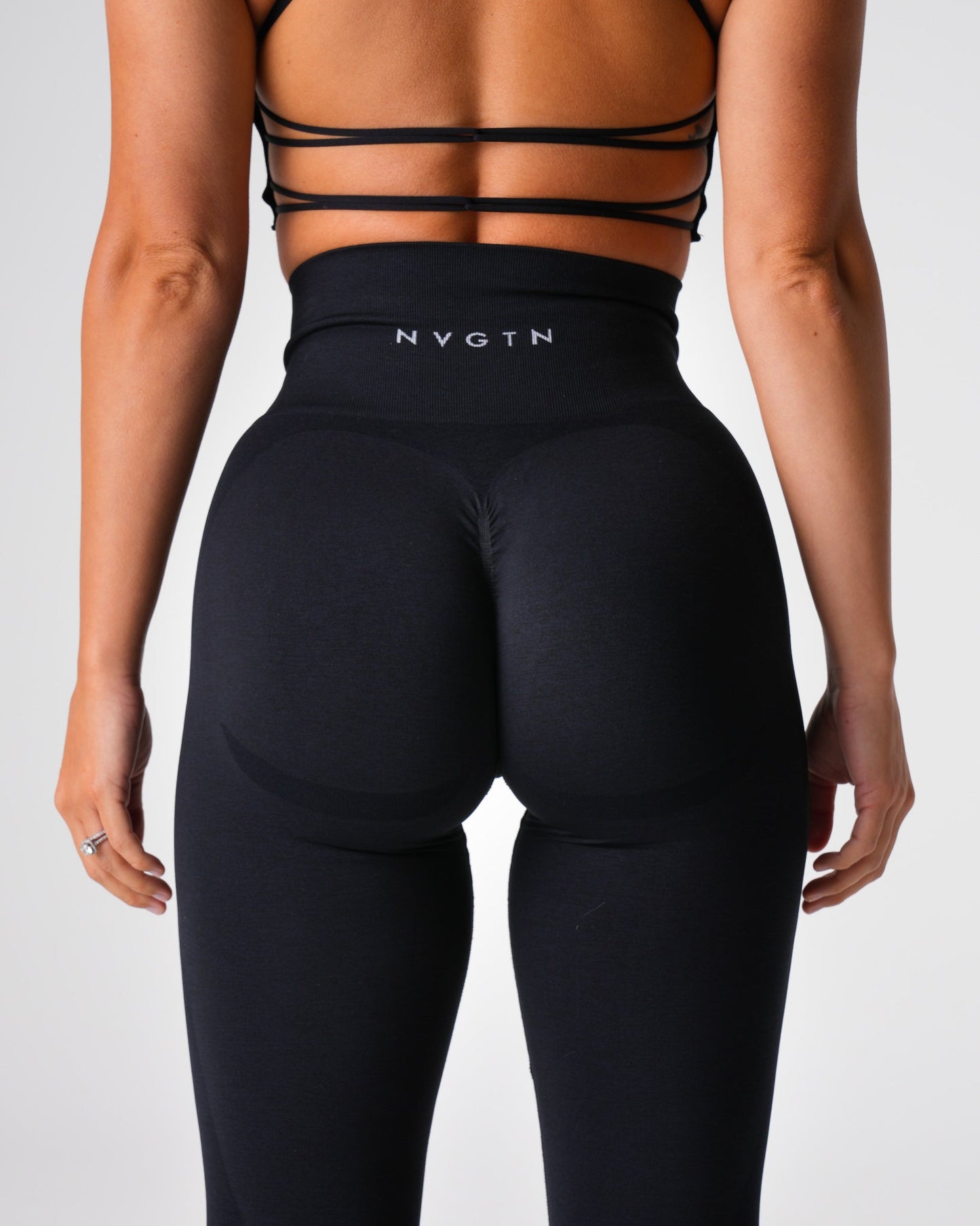 Women Black Contour 2.0 Seamless Leggings - NVGTN