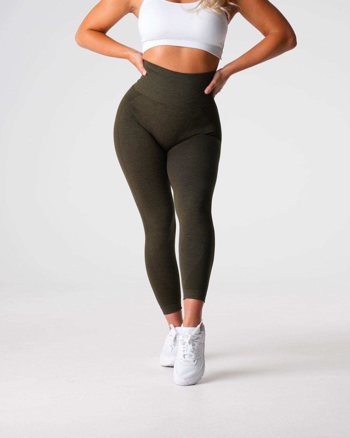 Women Olive Contour 2.0 Seamless Leggings - NVGTN