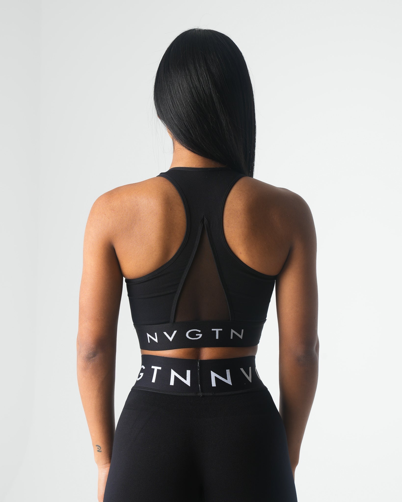 Women Black Legacy Sport Seamless Bra - NVGTN