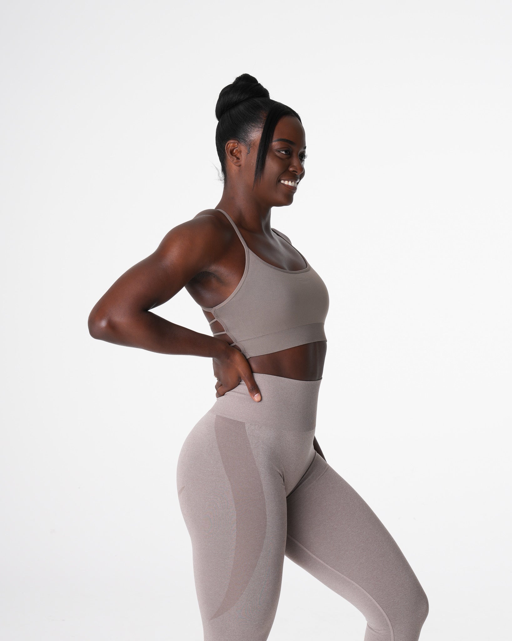 Women Taupe Invincible Seamless Bra - NVGTN