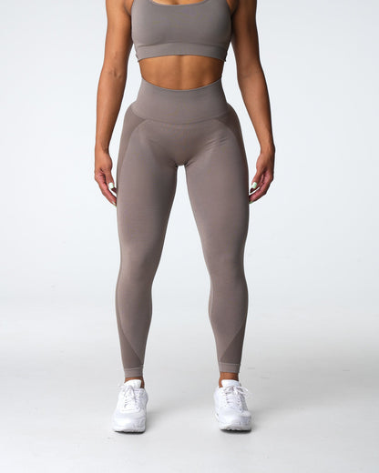 Women Taupe Contour 2.0 Seamless Leggings - NVGTN