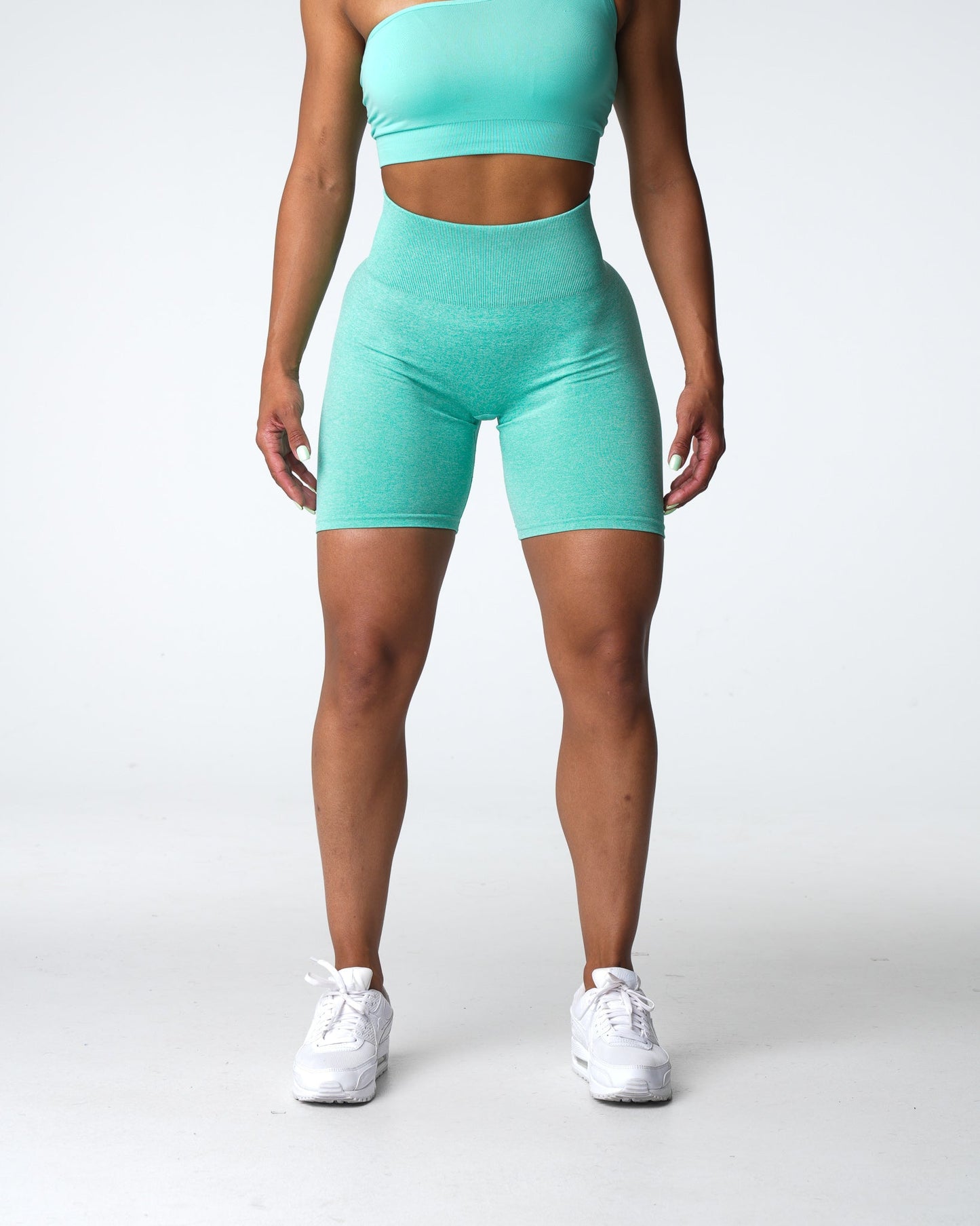 Women Mint Scrunch Seamless Shorts - NVGTN