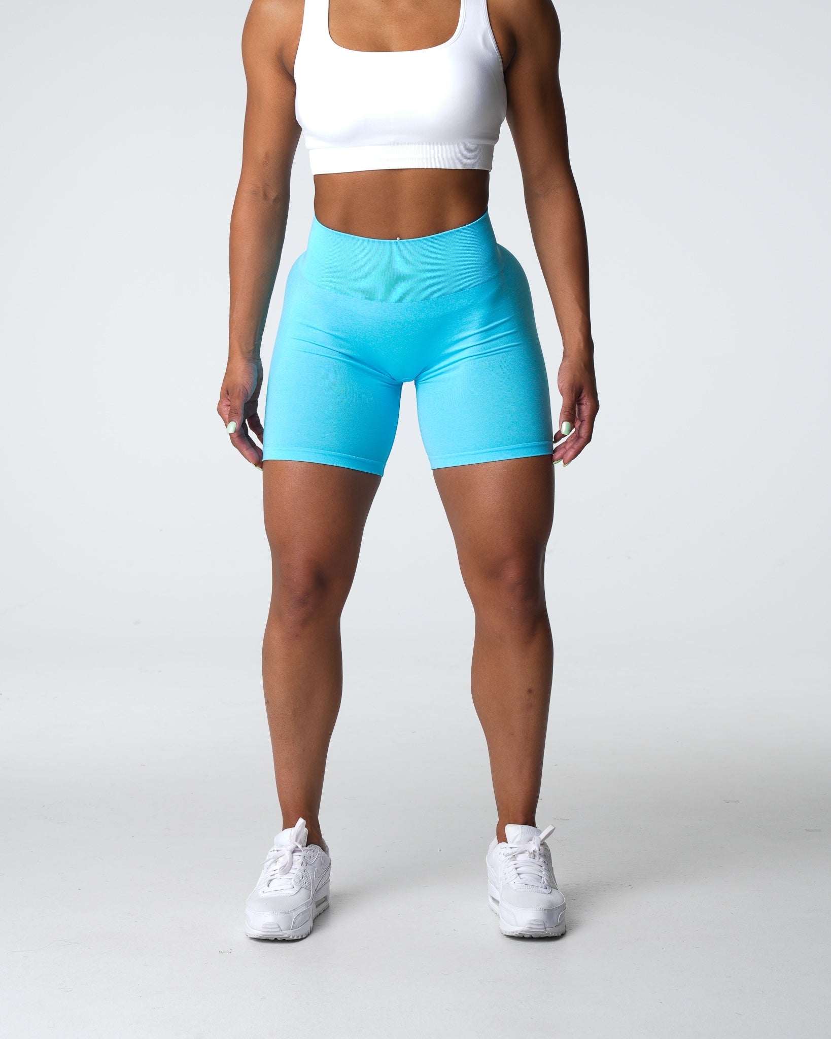 Women Aqua Contour Seamless Shorts - NVGTN