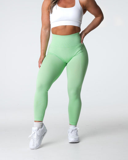 Women Pistachio Contour Seamless Leggings - NVGTN
