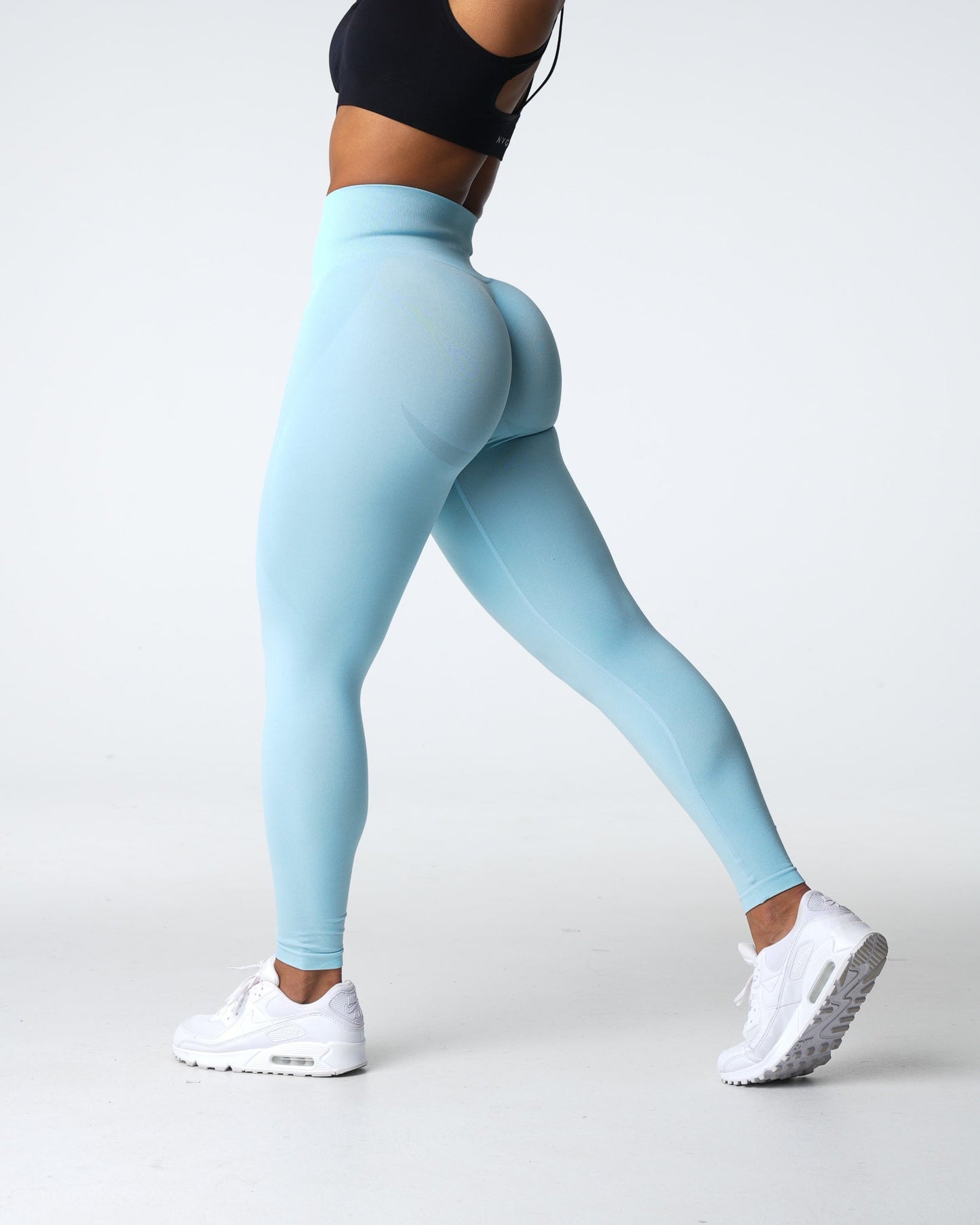 Women Pastel Blue Contour Seamless Leggings - NVGTN