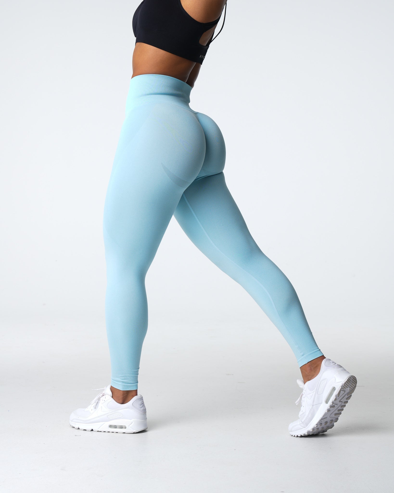 Women Pastel Blue Contour Seamless Leggings - NVGTN