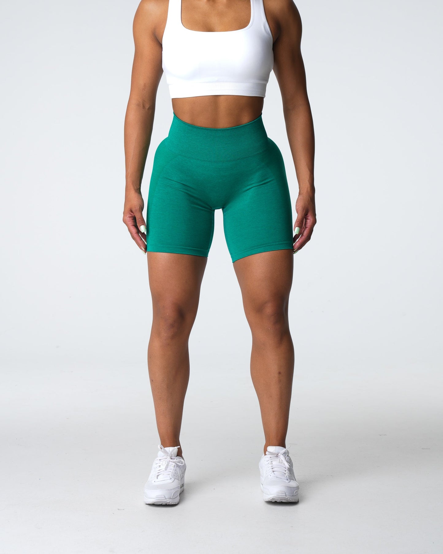 Women Jade Contour 2.0 Seamless Shorts - NVGTN