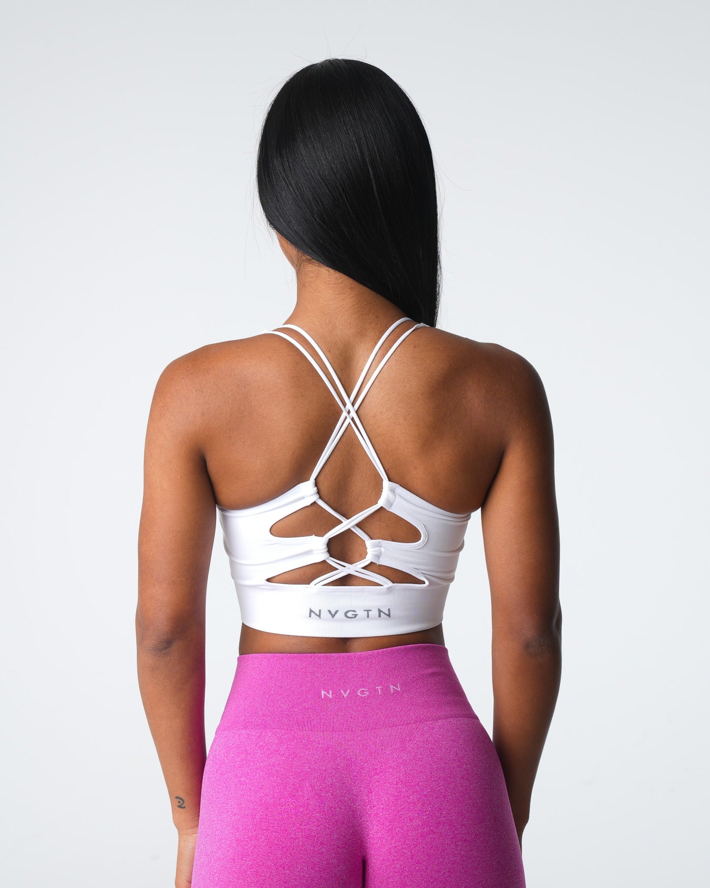 Women White Thrive Seamless Bra - NVGTN