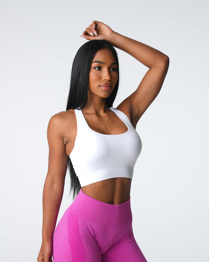 Women White Thrive Seamless Bra - NVGTN