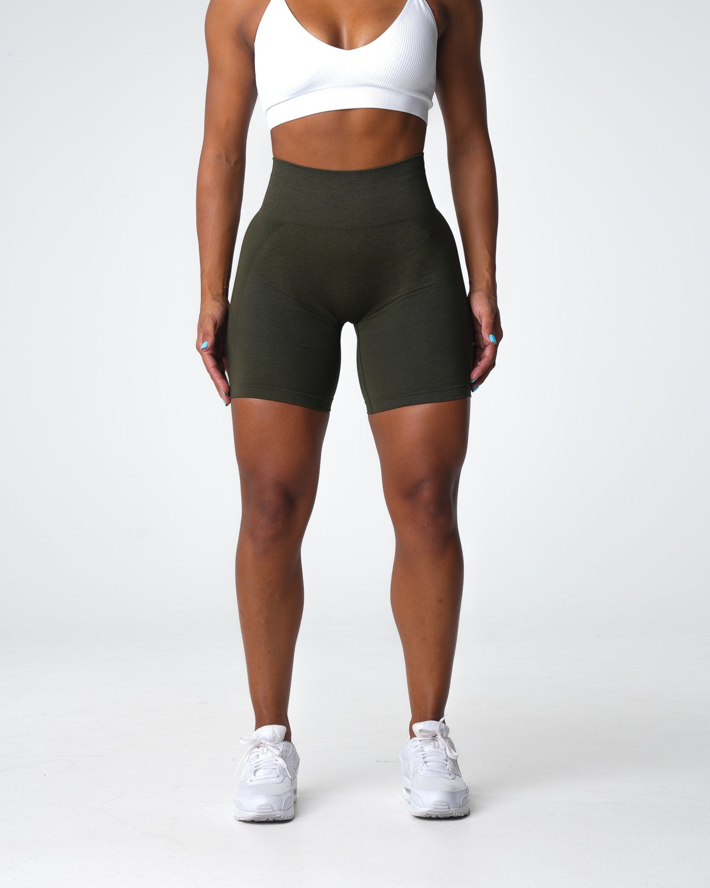 Women Olive Contour 2.0 Seamless Shorts - NVGTN