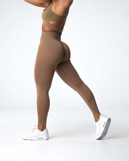 Women Toasted Almond Solid Seamless Leggings - NVGTN