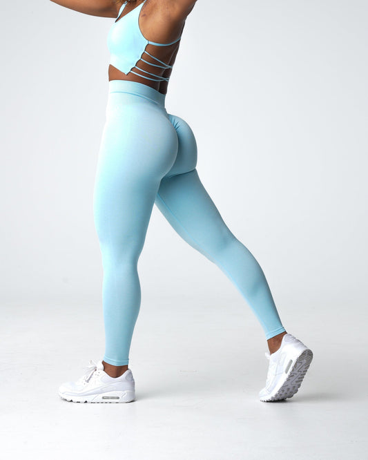 Women Pastel Blue Scrunch Seamless Leggings - NVGTN