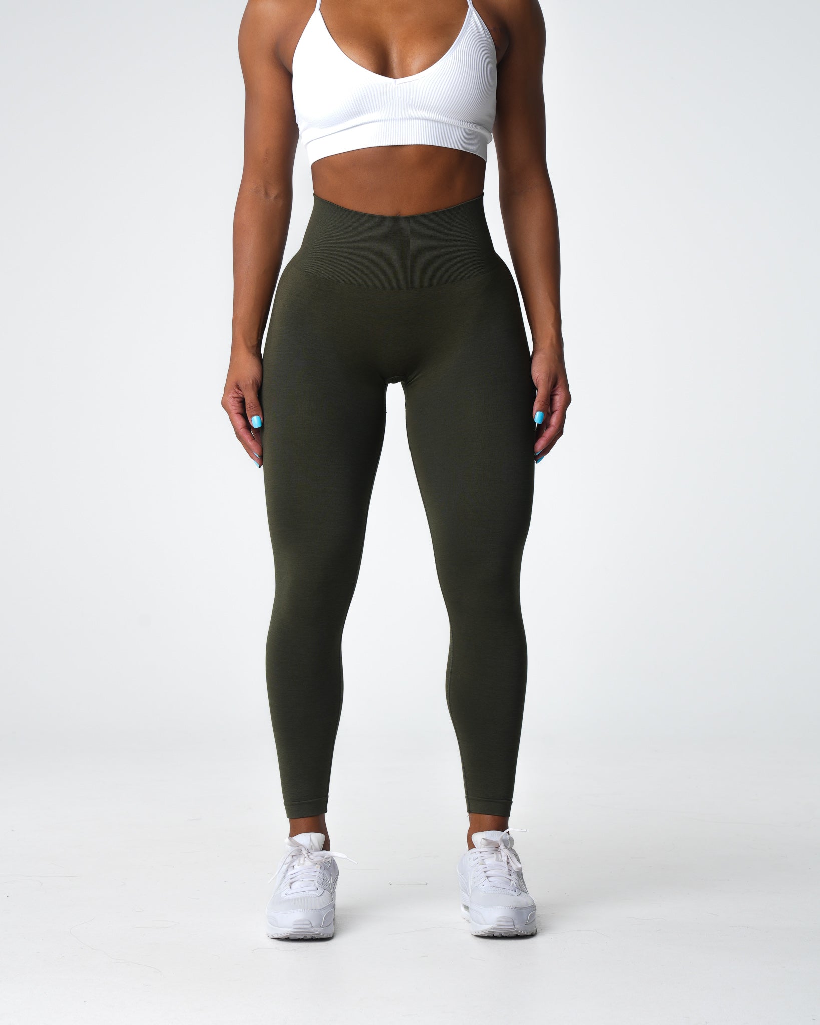 Women Olive Performance Seamless Leggings - NVGTN