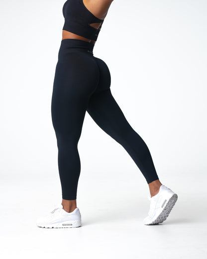 Women Black Shape Seamless Leggings - NVGTN