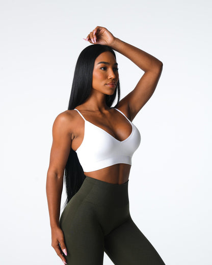 Women White Glimpse Ribbed Seamless Bra - NVGTN