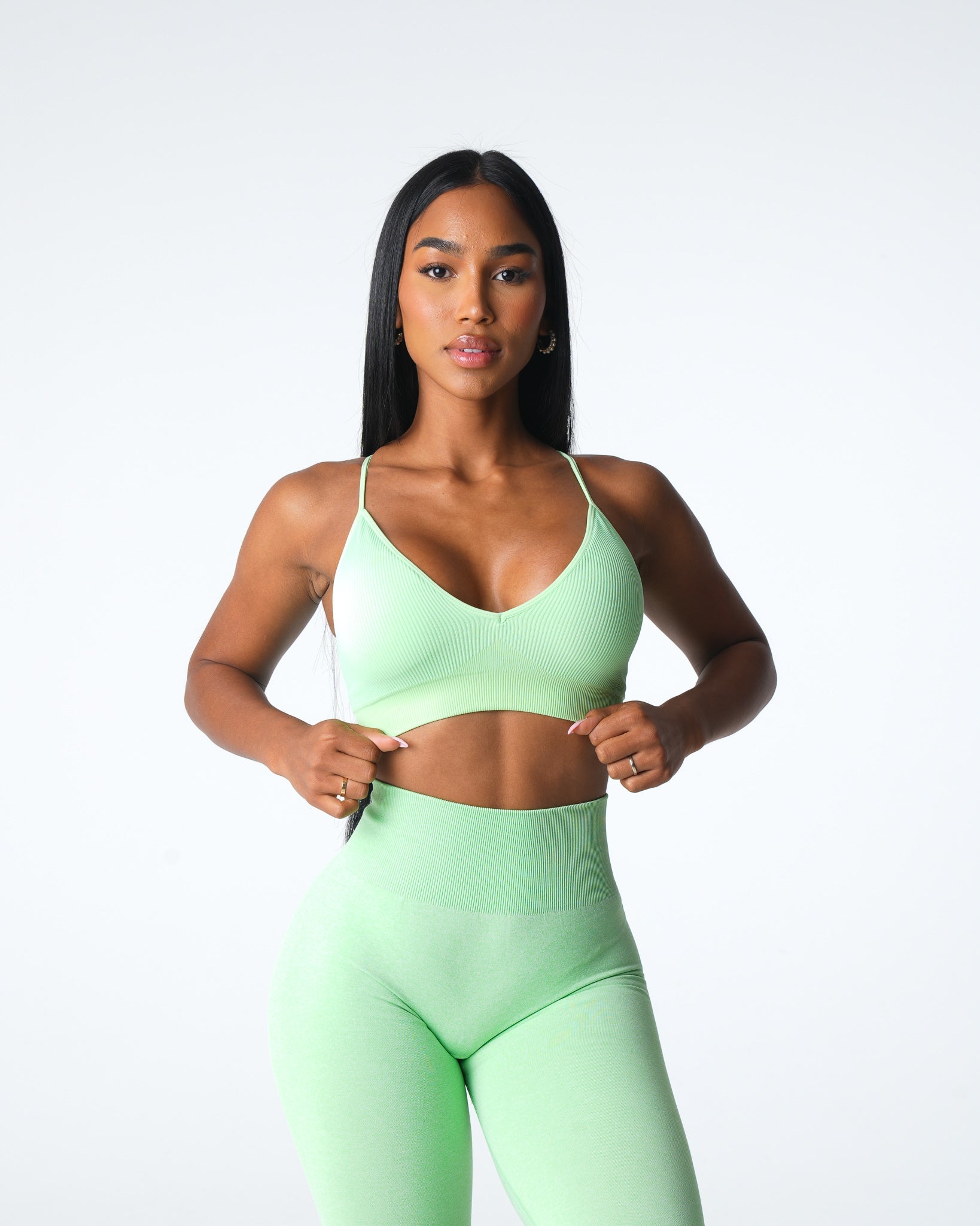 Women Pistachio Glimpse Ribbed Seamless Bra - NVGTN