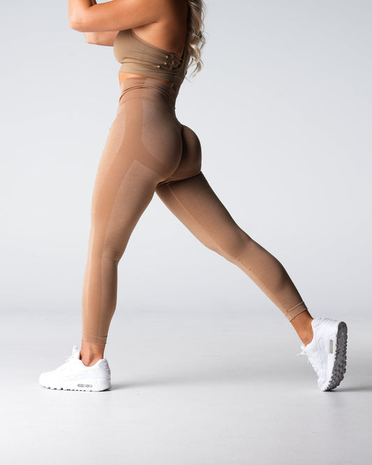 Women Beige Performance Seamless Leggings - NVGTN