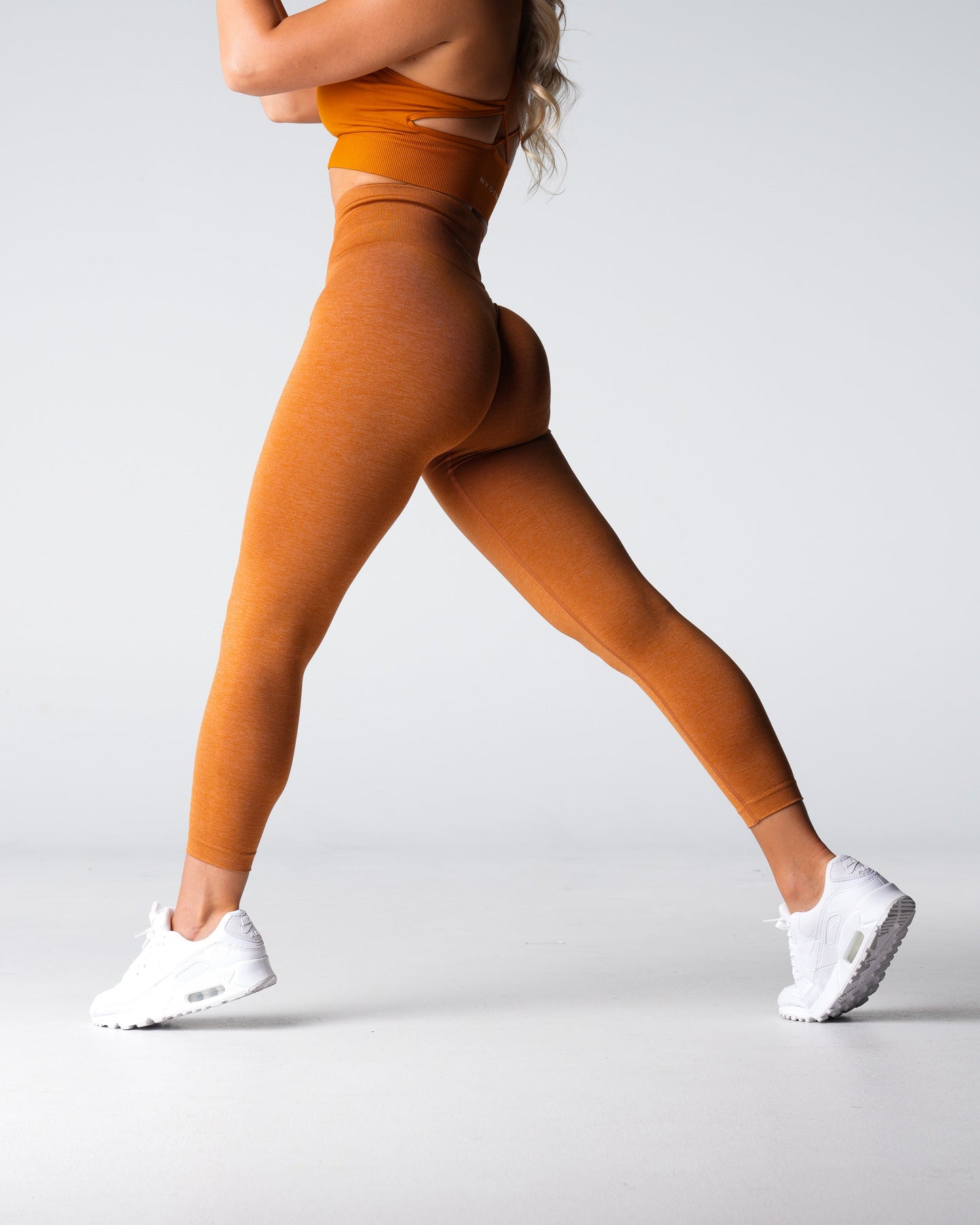 Women Terracotta Shape Seamless Leggings - NVGTN