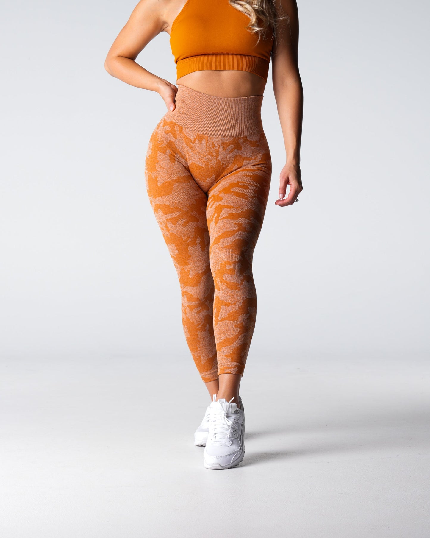 Women Terracotta Camo Seamless Leggings - NVGTN