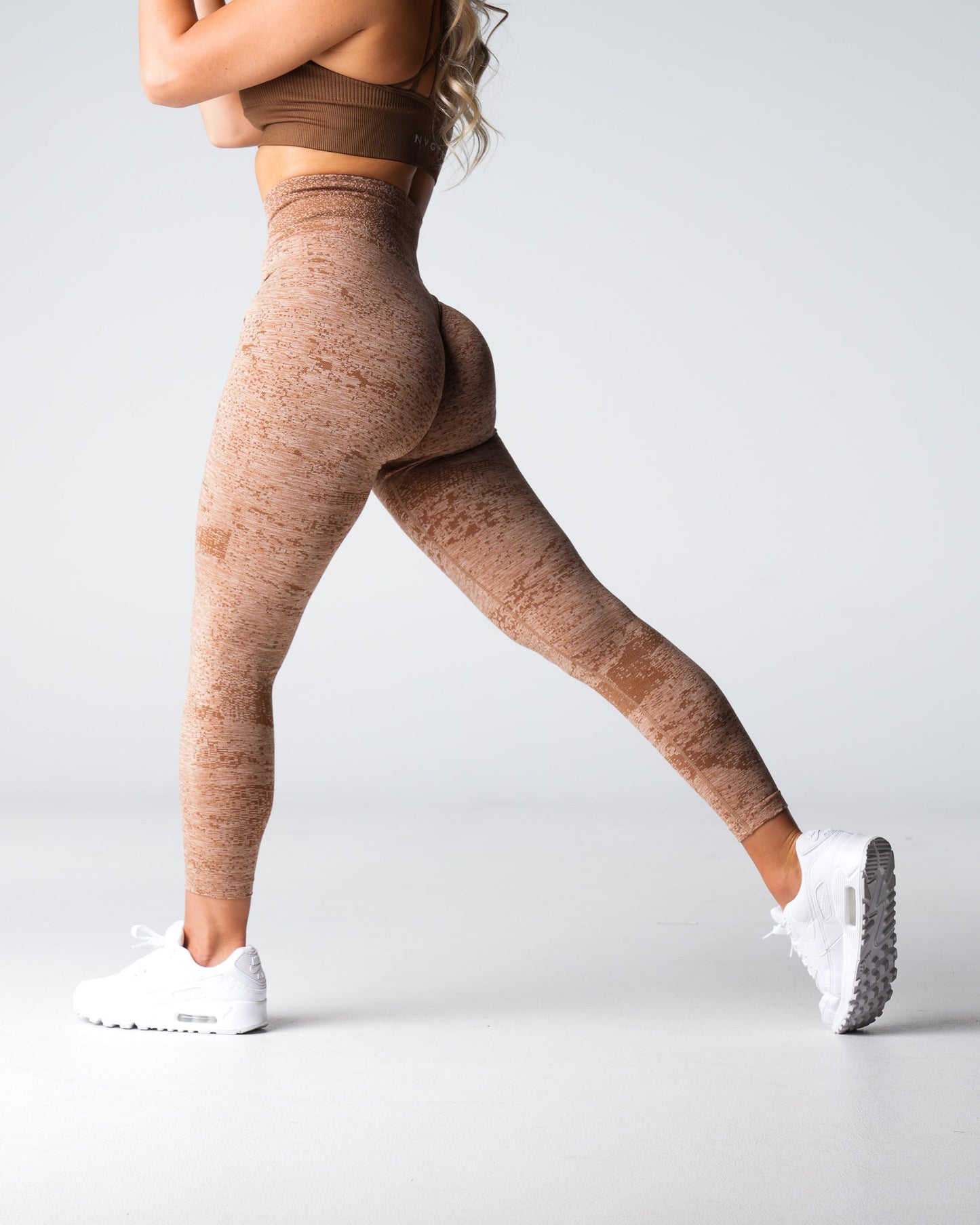 Women Sand Digital Seamless Leggings - NVGTN