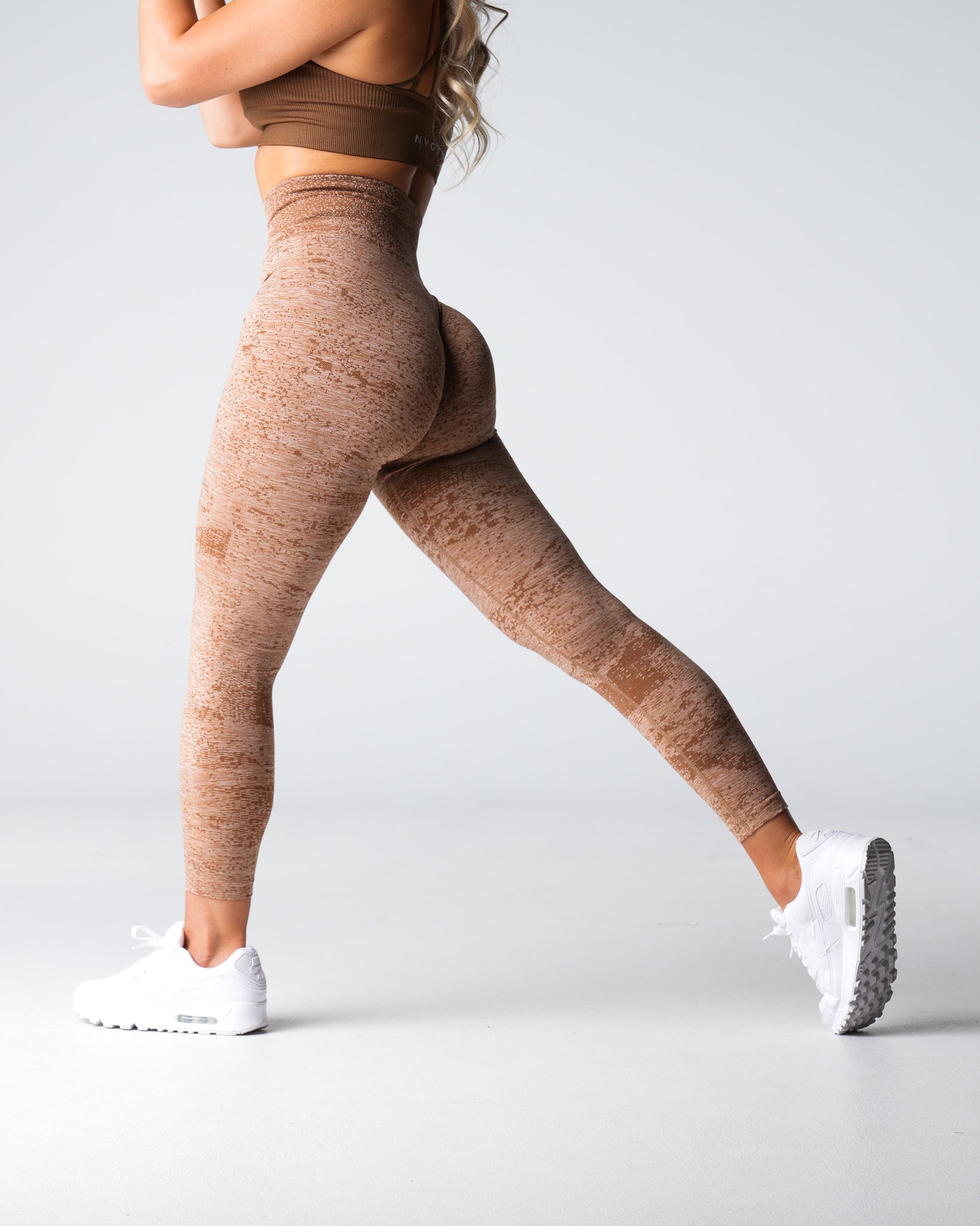 Women Sand Digital Seamless Leggings - NVGTN
