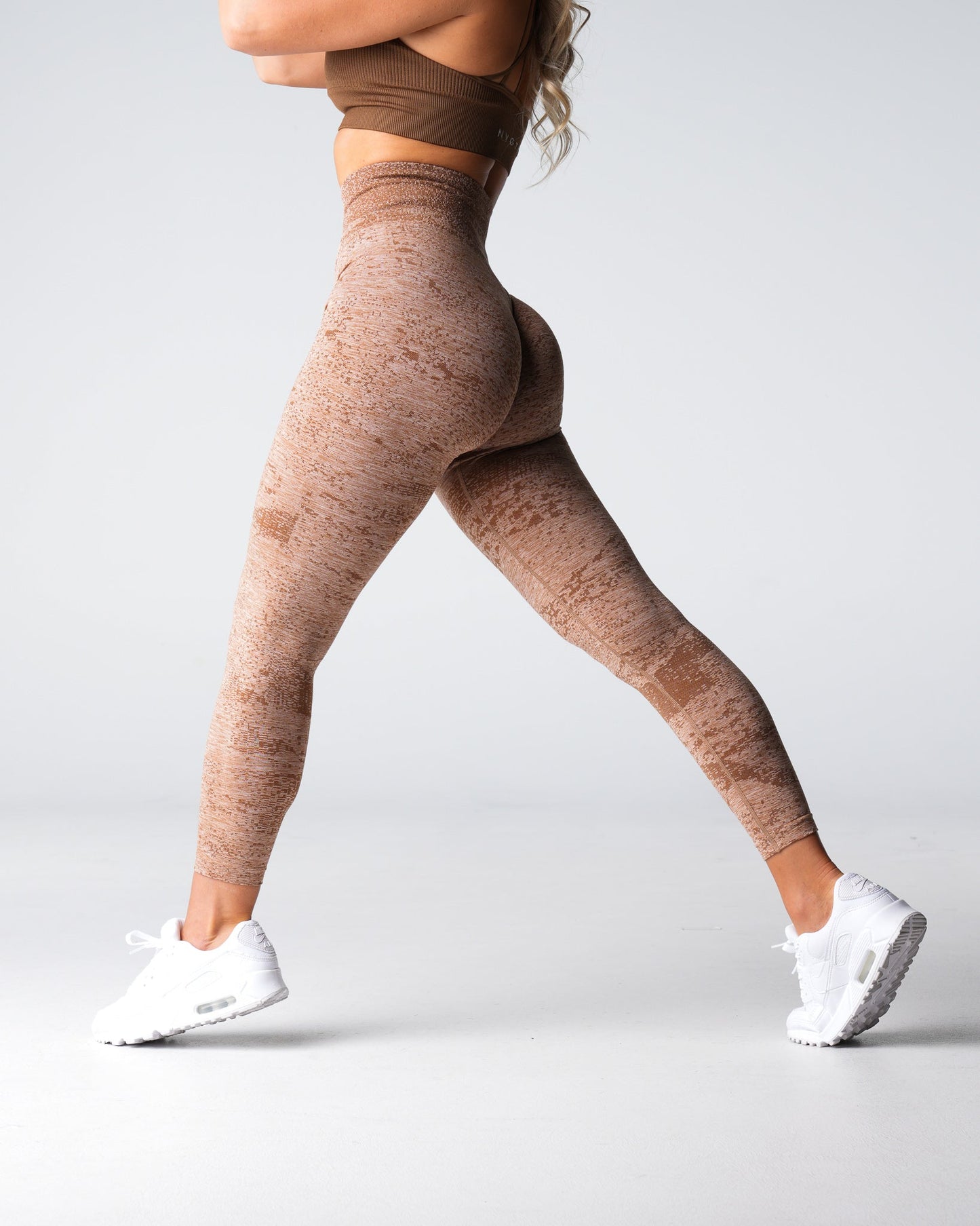 Women Sand Digital Seamless Leggings - NVGTN
