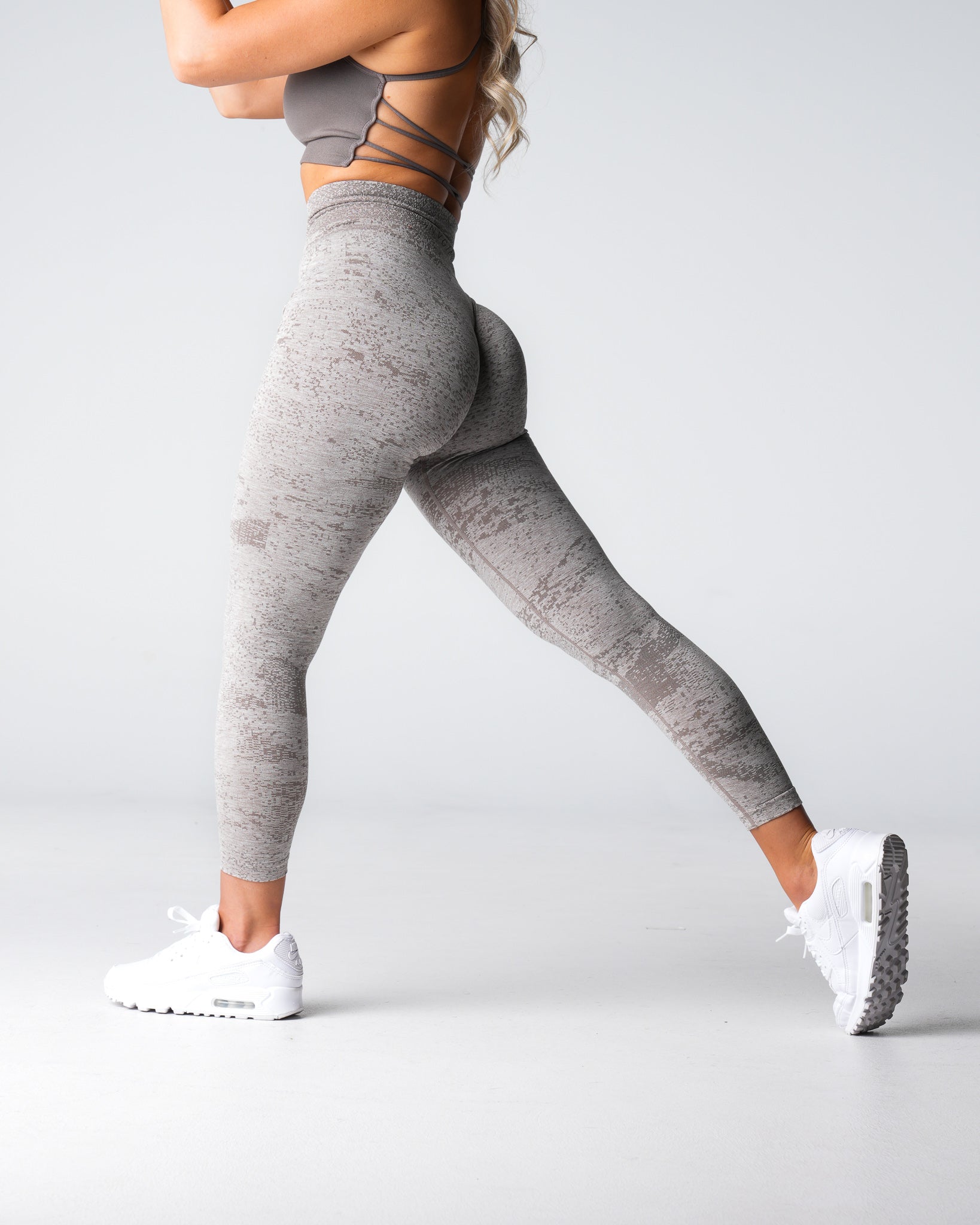 Women Taupe Digital Seamless Leggings - NVGTN
