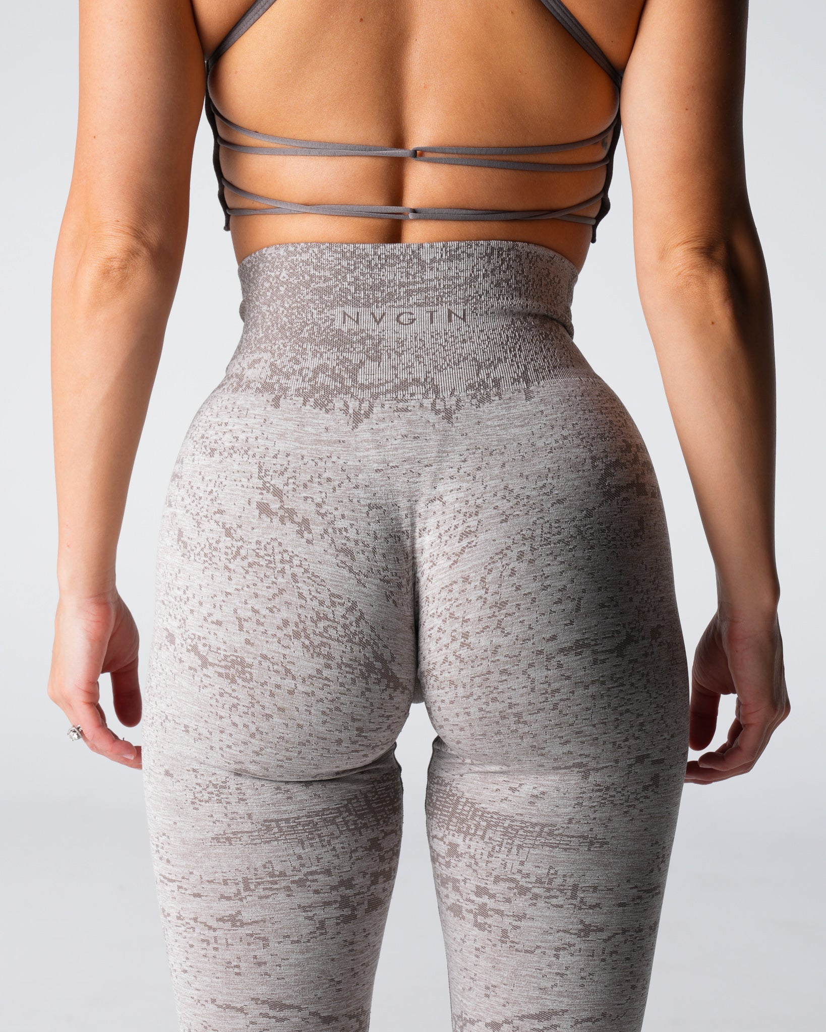 Women Taupe Digital Seamless Leggings - NVGTN