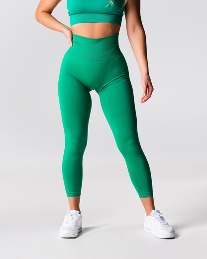Women Holly Green Performance Seamless Leggings - NVGTN