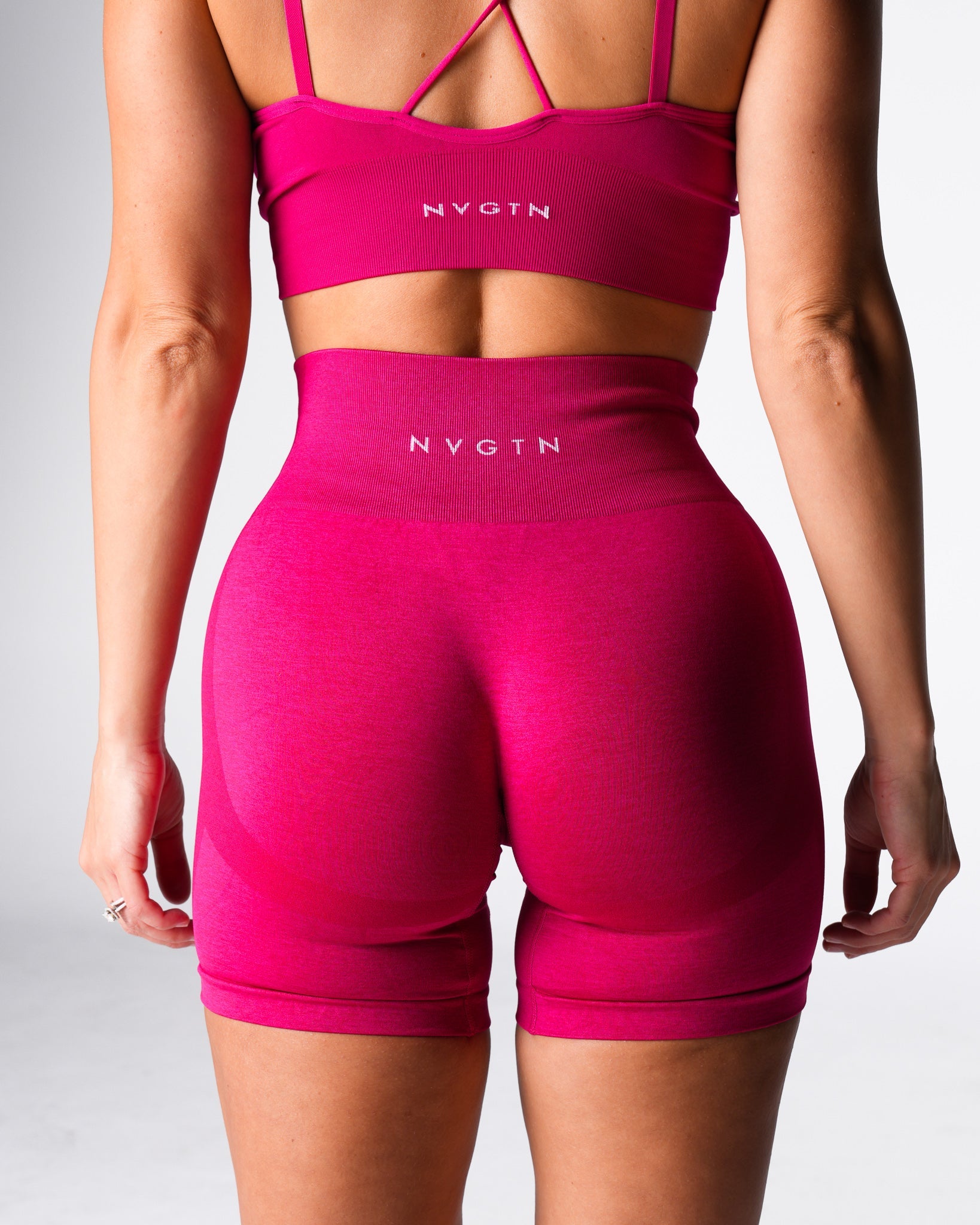 Women Winterberry Performance Seamless Shorts - NVGTN