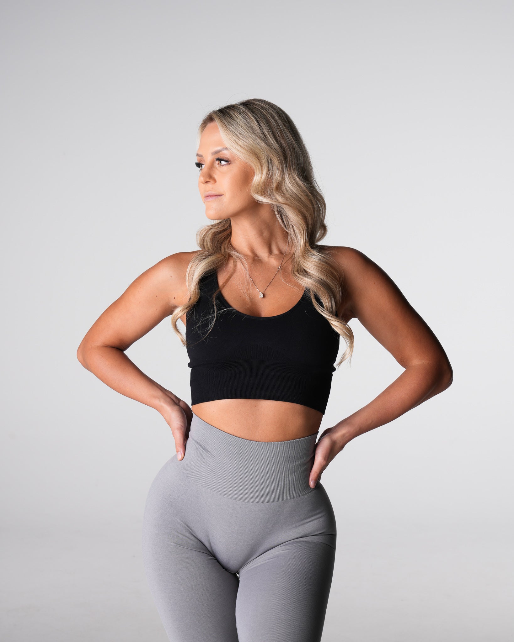 Women Black Enchant Seamless Bra - NVGTN