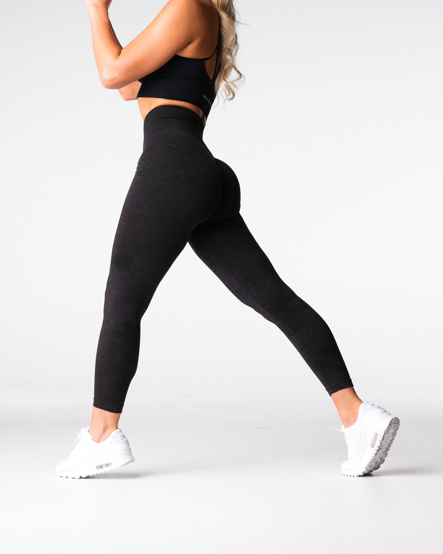Women Black Digital Seamless Leggings - NVGTN