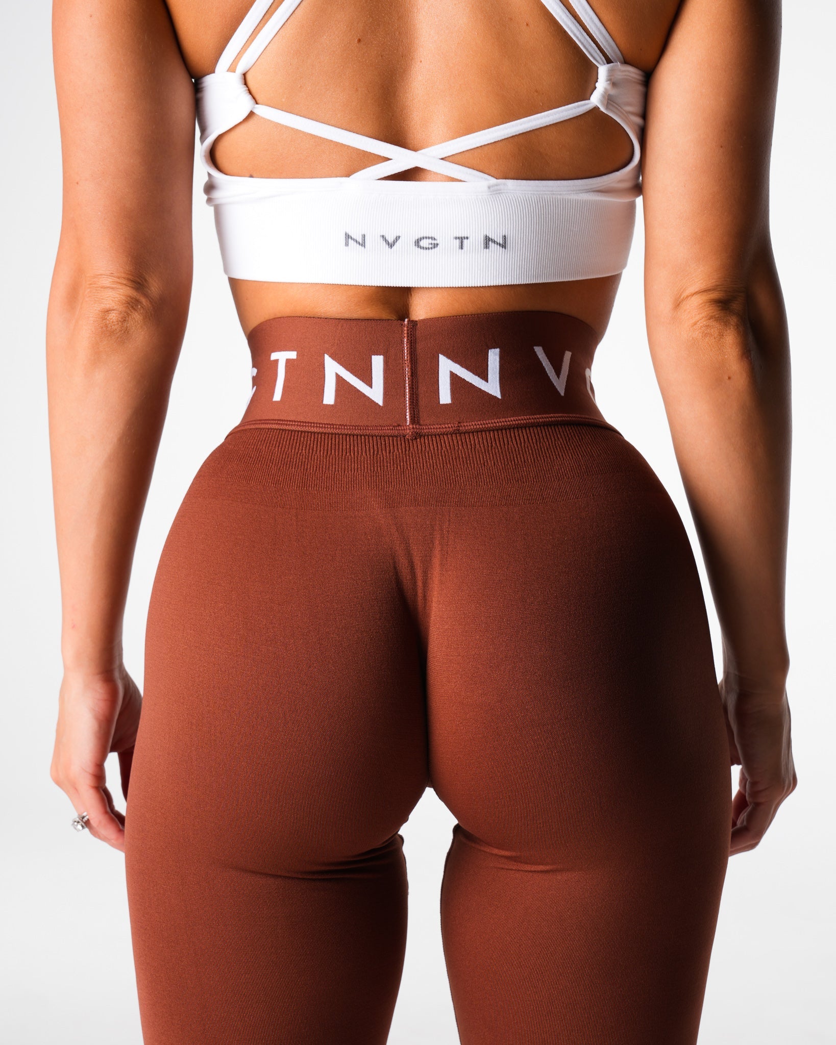 Women Chocolate Sport Seamless Leggings - NVGTN