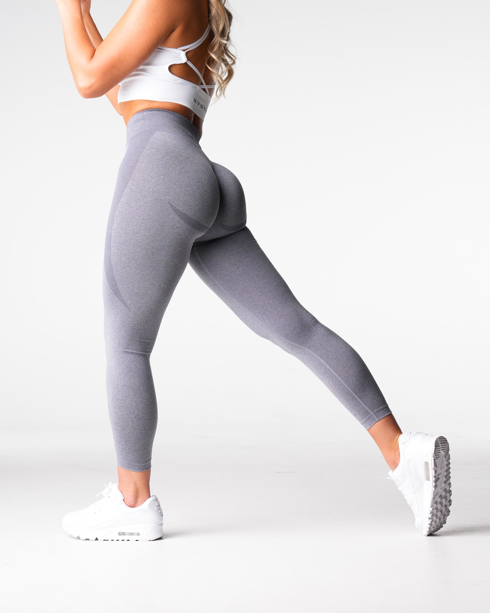 Women Grey Mid Rise Contour Seamless Leggings - NVGTN