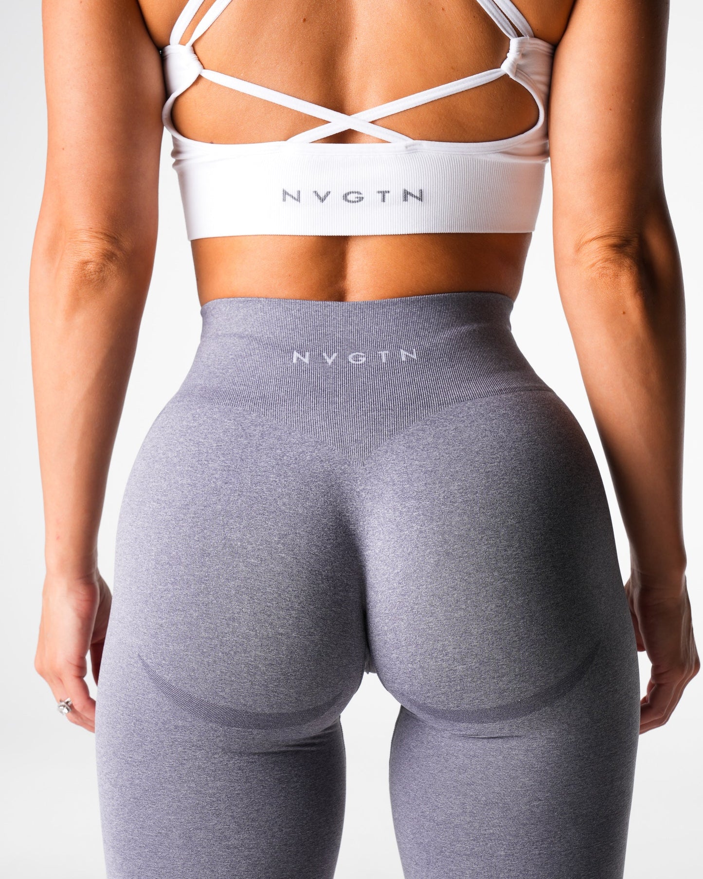 Women Grey Mid Rise Contour Seamless Leggings - NVGTN