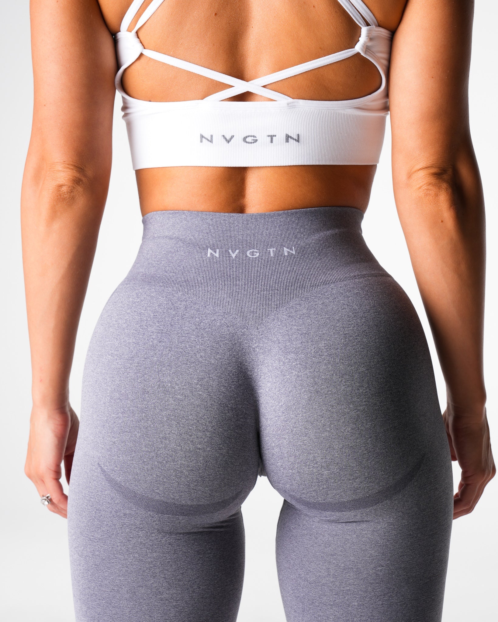Women Grey Mid Rise Contour Seamless Leggings - NVGTN