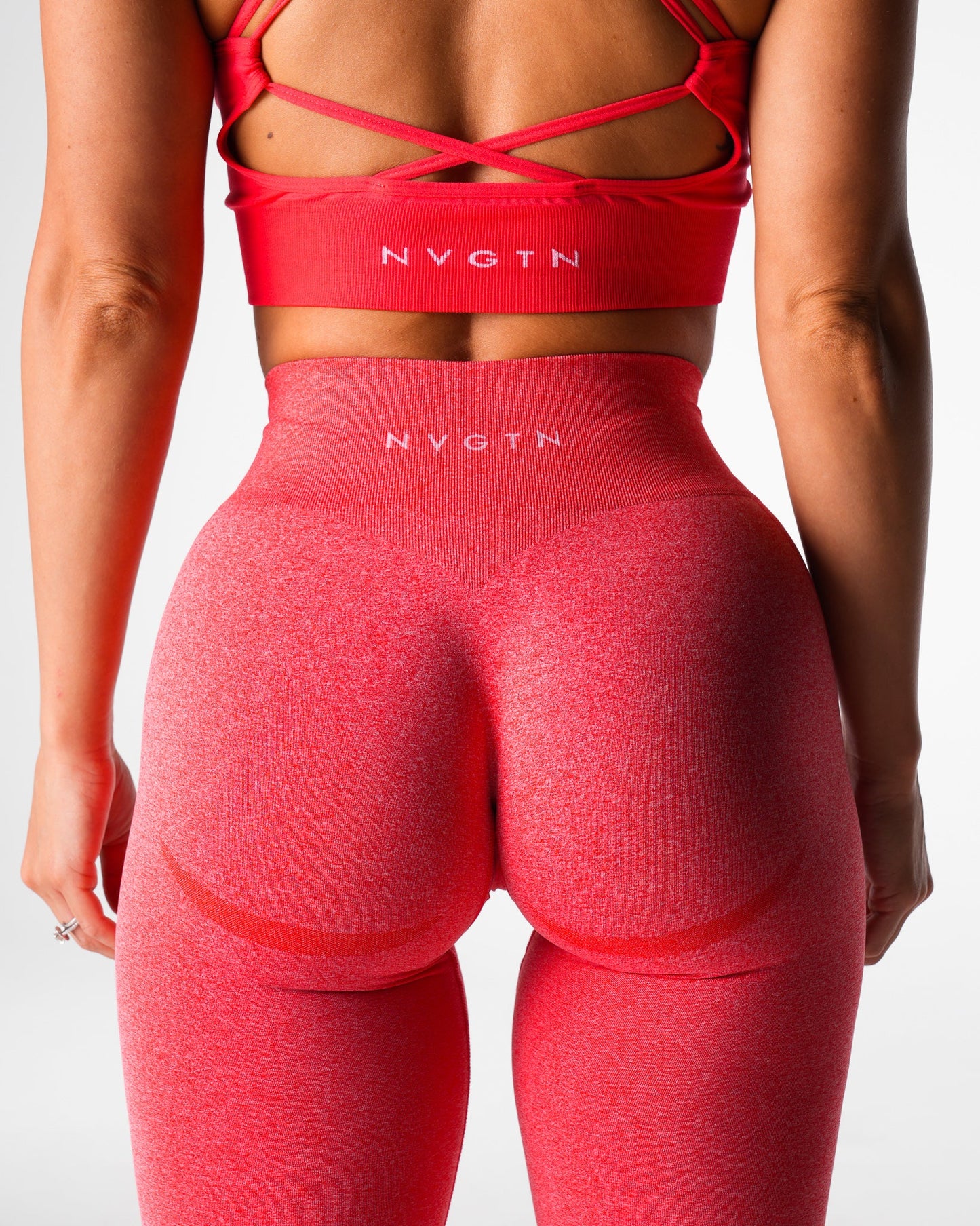 Women Candy Apple Mid Rise Contour Seamless Leggings - NVGTN