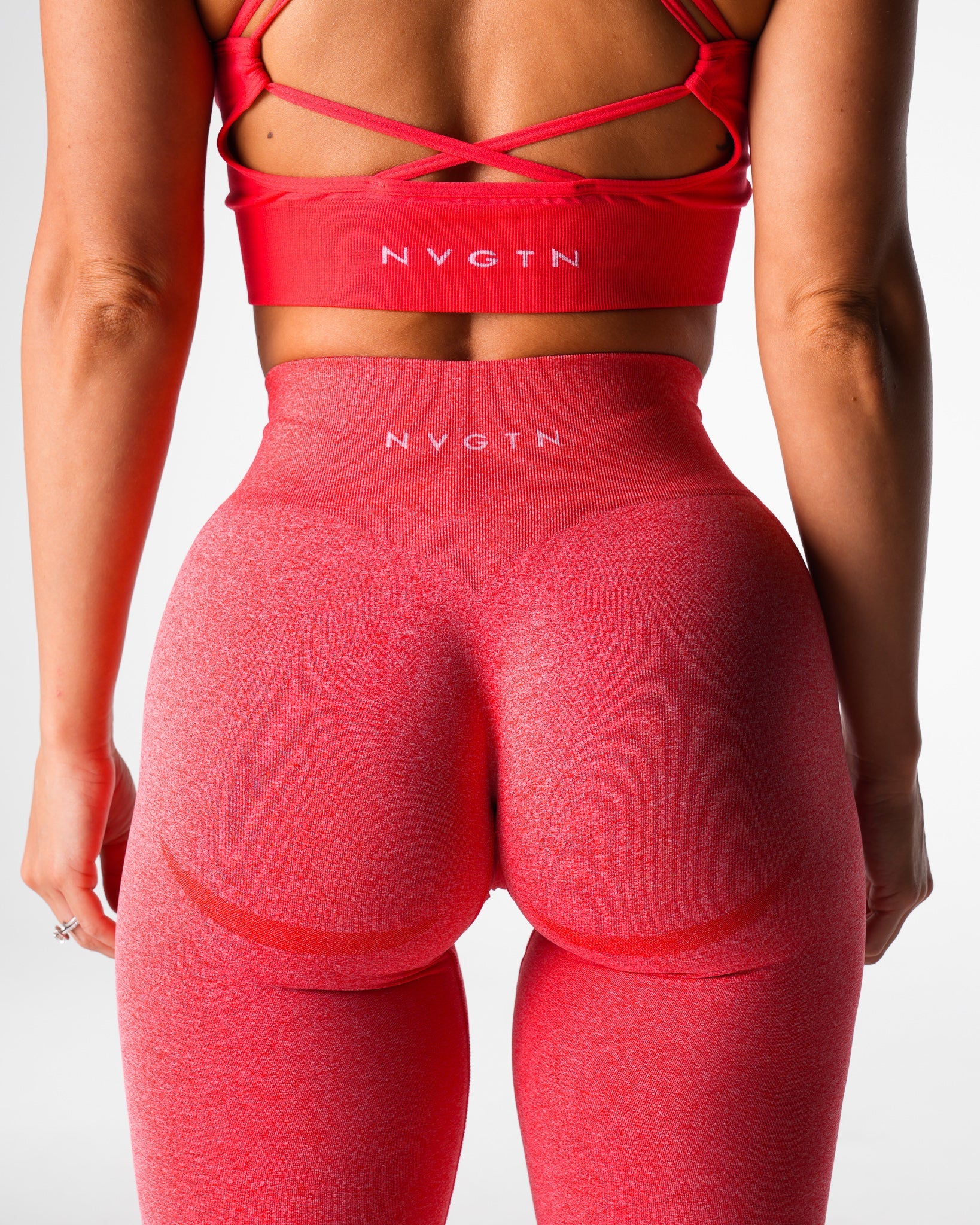 Women Candy Apple Mid Rise Contour Seamless Leggings - NVGTN