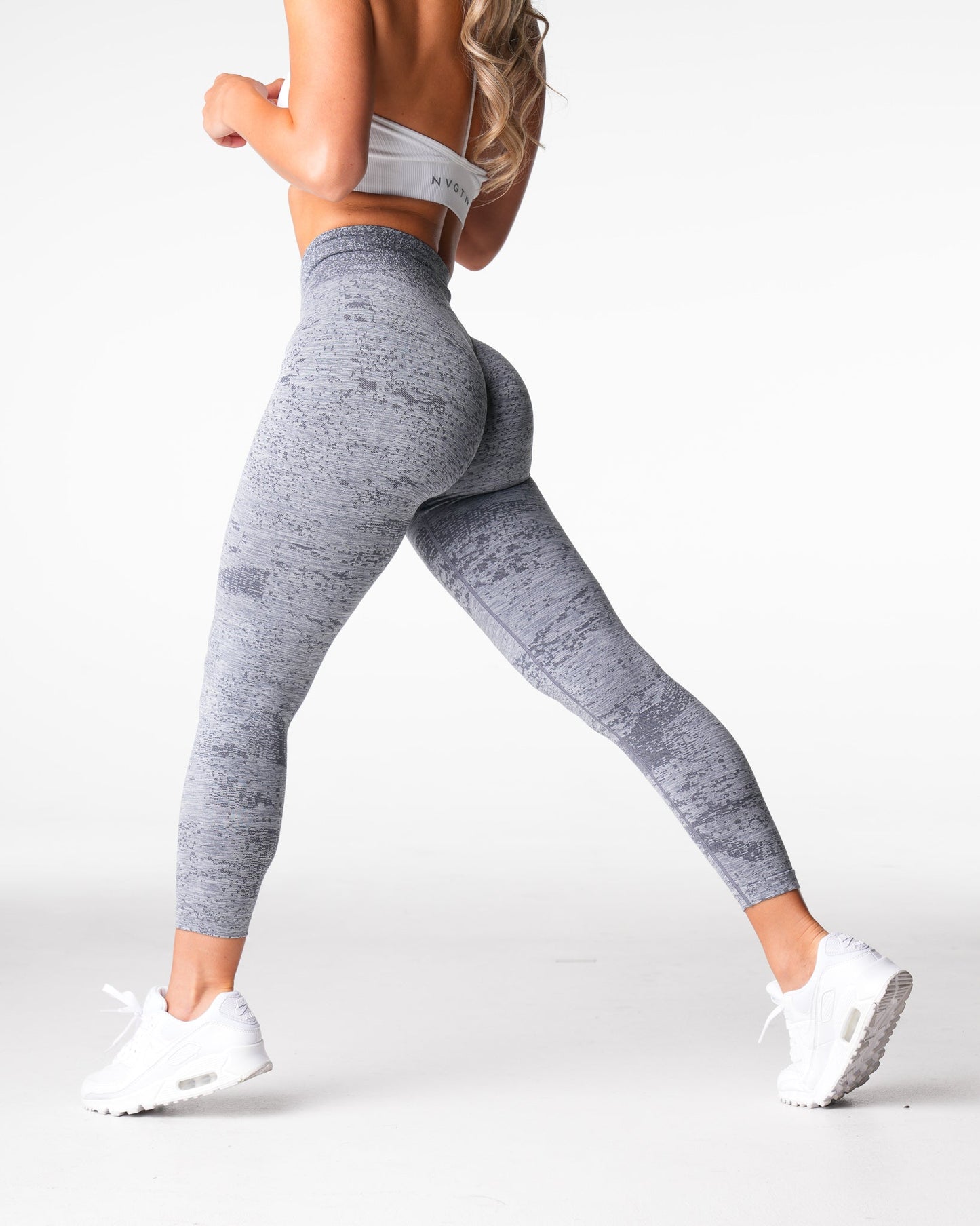 Women Grey Digital Seamless Leggings - NVGTN