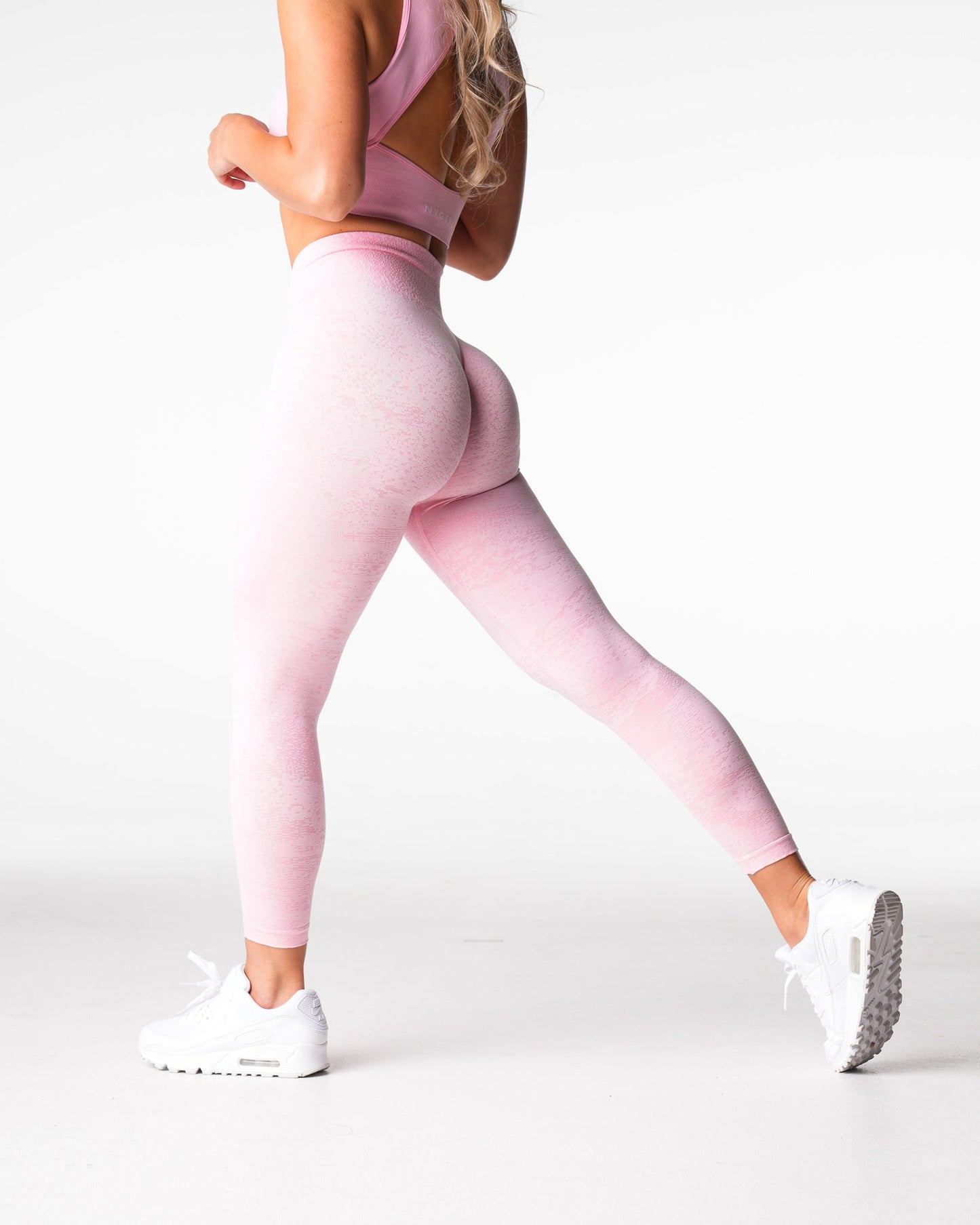 Women Baby Pink Digital Seamless Leggings - NVGTN