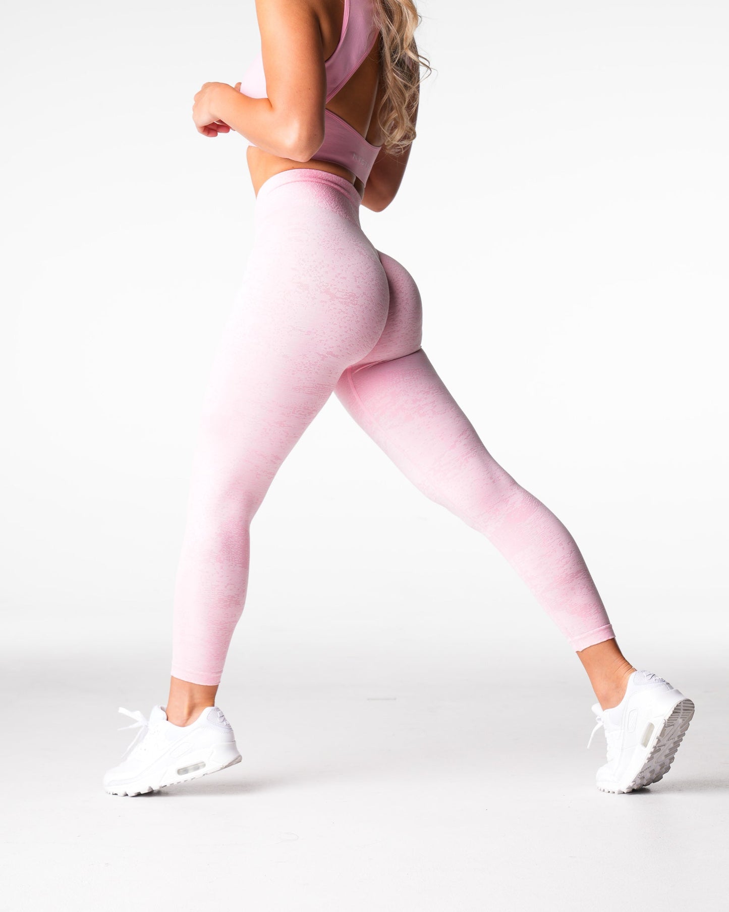 Women Baby Pink Digital Seamless Leggings - NVGTN