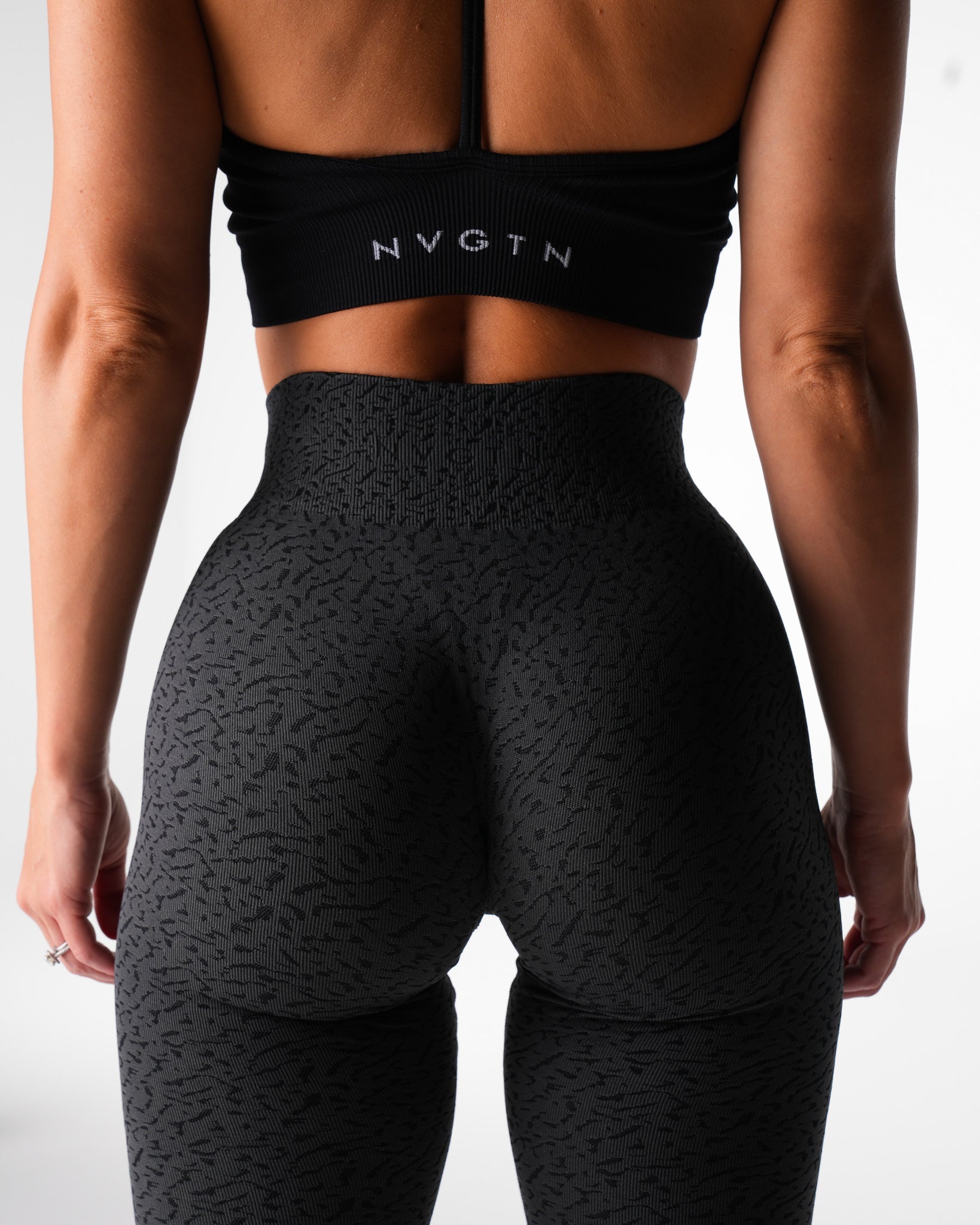 Women Black Zesty Seamless Leggings - NVGTN