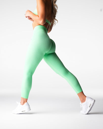 Women Pistachio Zesty Seamless Leggings - NVGTN