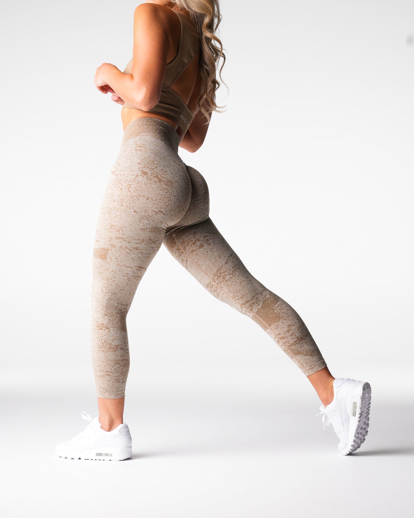 Women Beige Digital Seamless Leggings - NVGTN