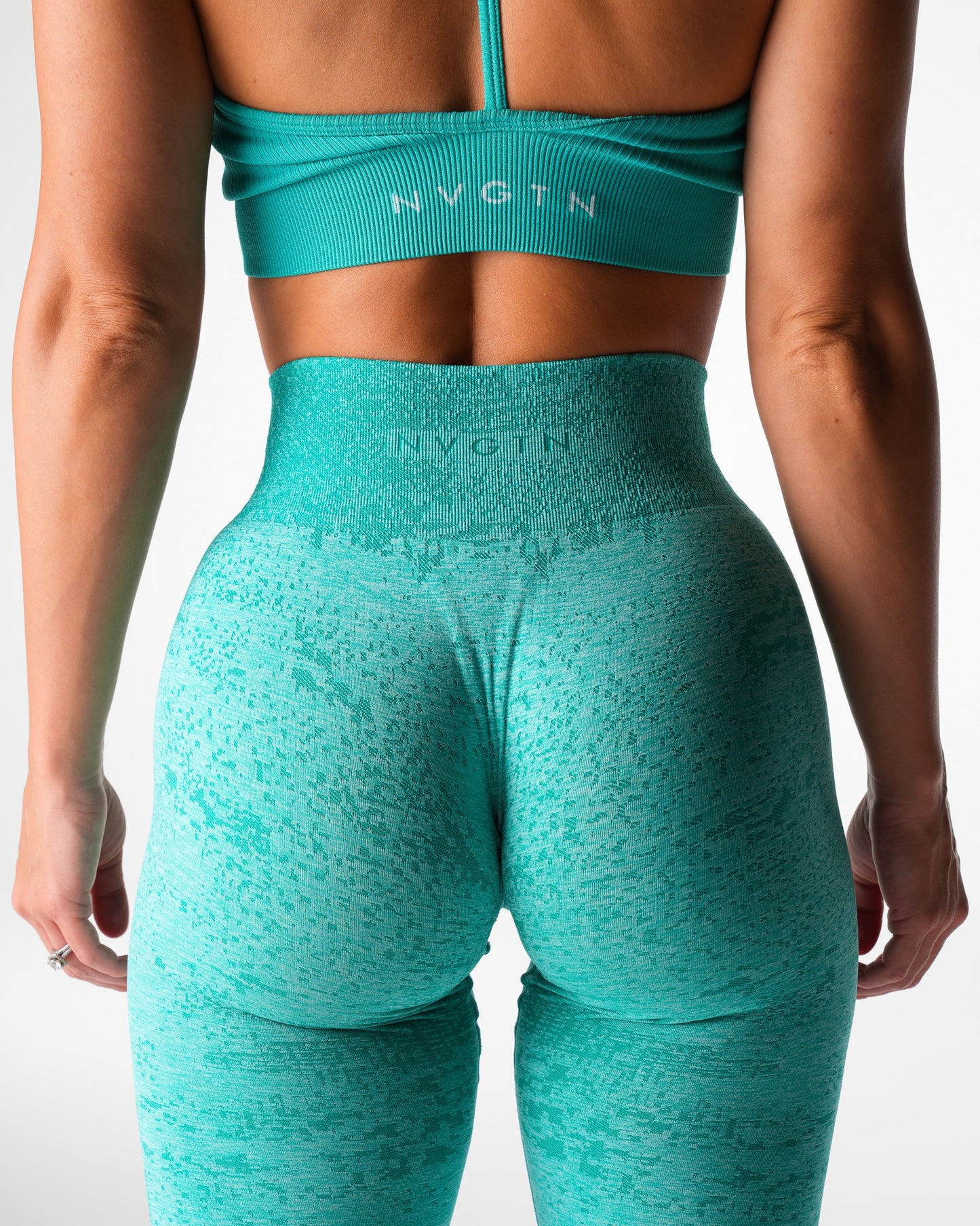 Women Turquoise Digital Seamless Leggings - NVGTN