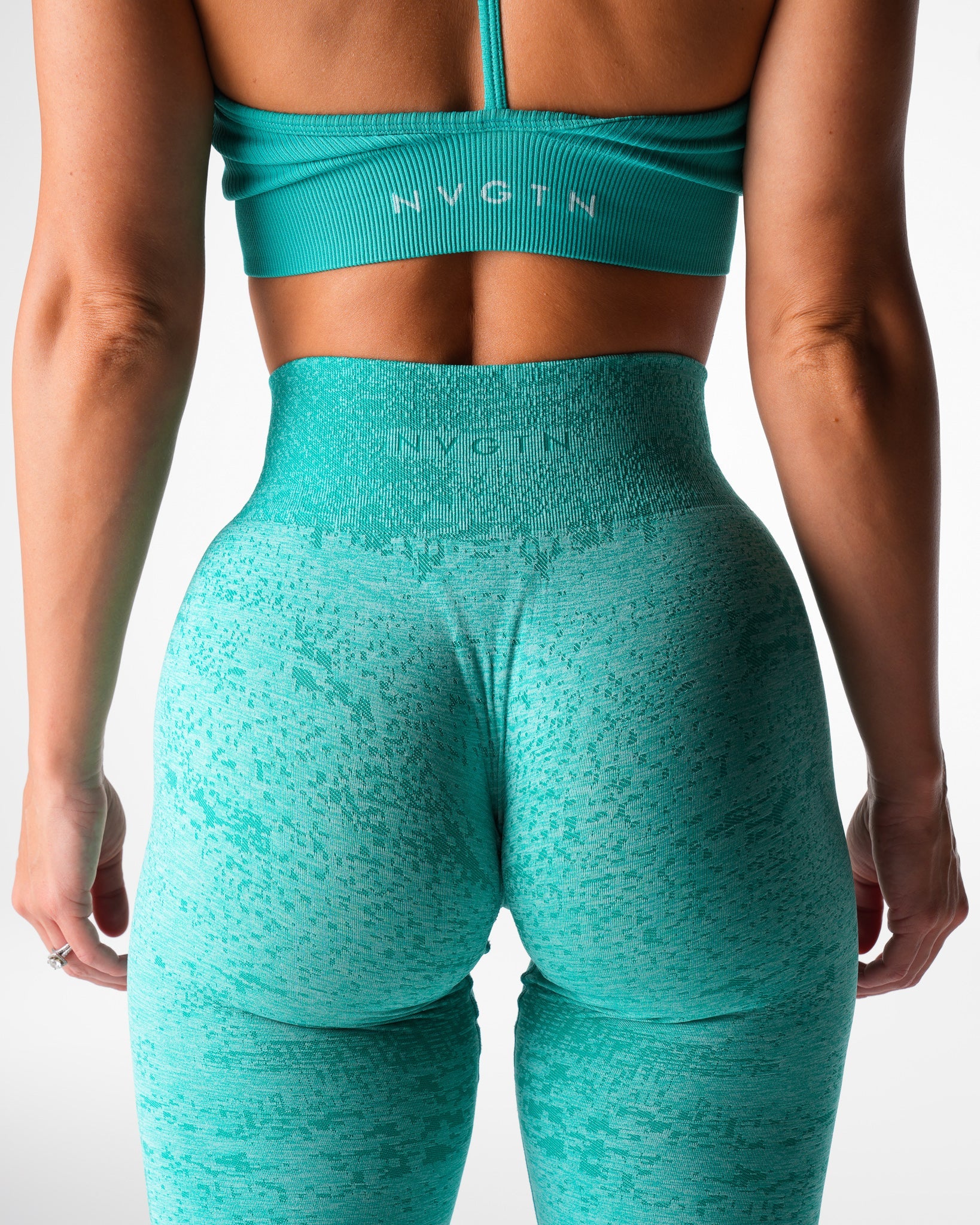 Women Turquoise Digital Seamless Leggings - NVGTN