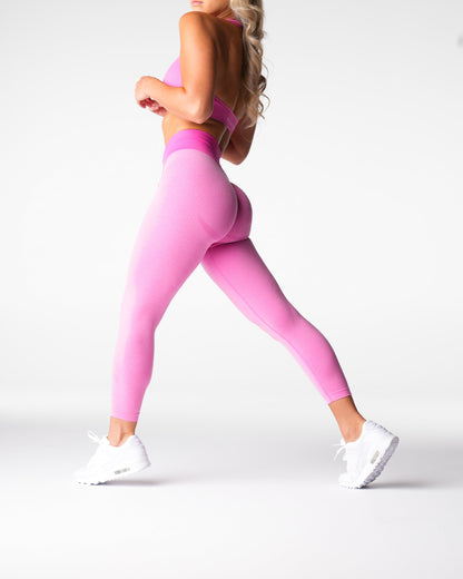 Women Bubble Gum Pink Knockout Seamless Leggings - NVGTN
