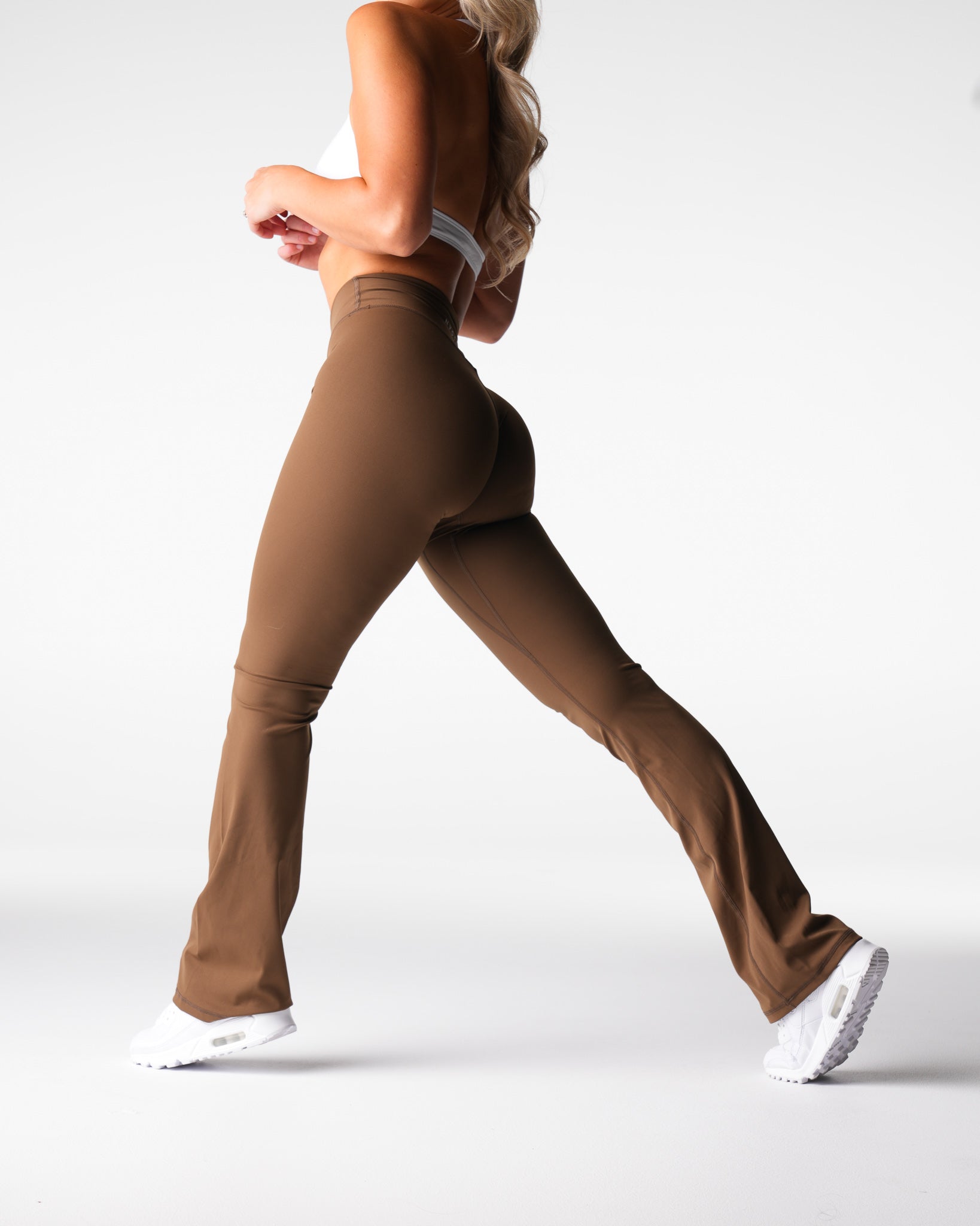 Women Espresso Effortless Flare Leggings - NVGTN