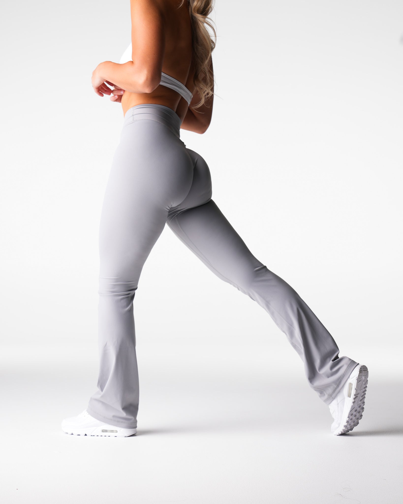 Women Dove Effortless Flare Leggings - NVGTN